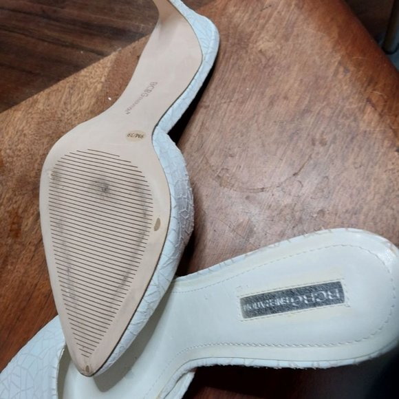 BCBG Generation Size 9 White Heels - Picture 6 of 9